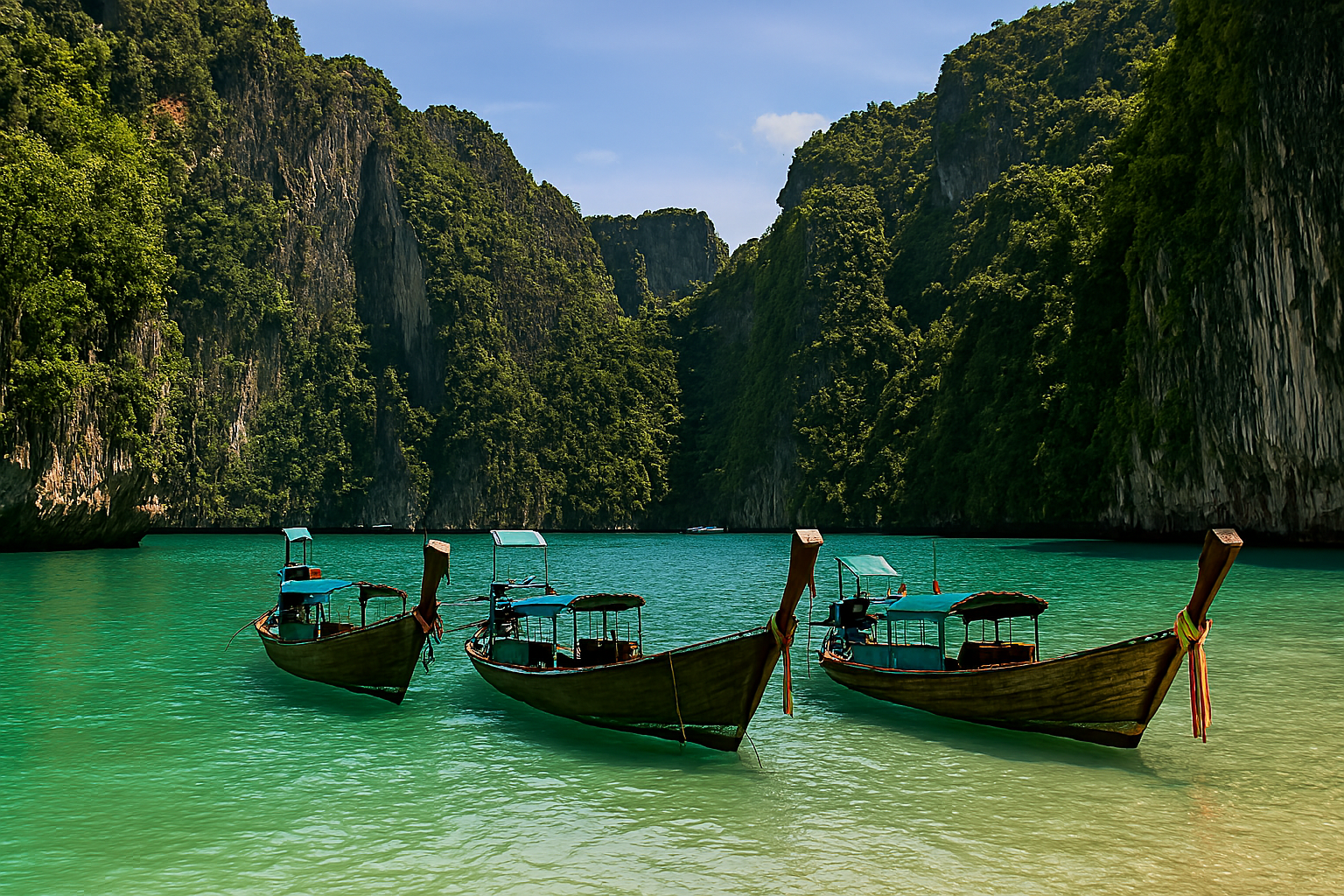 Responsible Travel Lagoon
